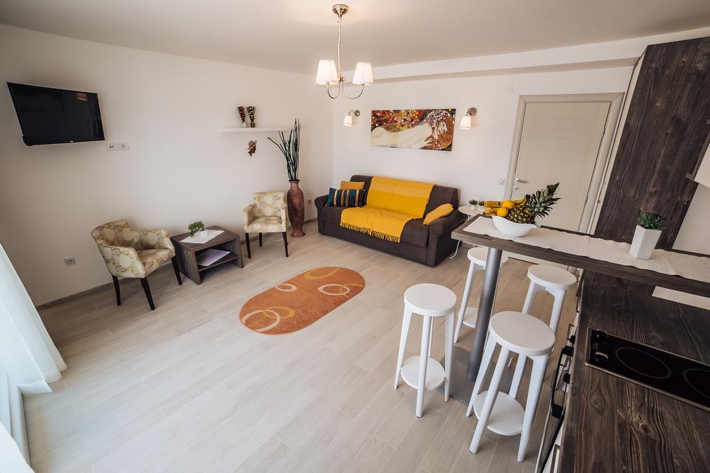 Apartments Harmonia Τίβατ Εξωτερικό φωτογραφία