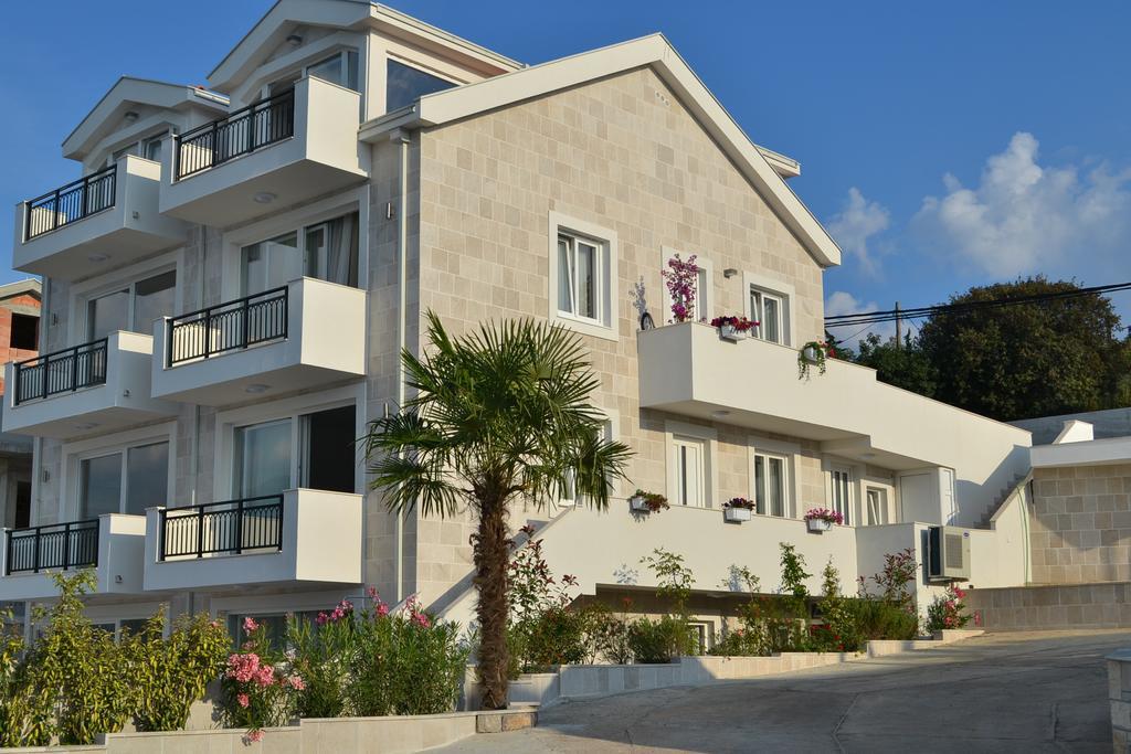 Apartments Harmonia Τίβατ Εξωτερικό φωτογραφία